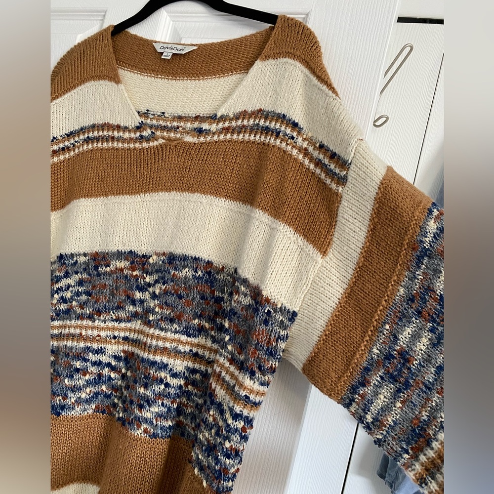 V-Neck earth tone sweater in Large